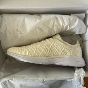 8.5 M/10 W APL Techloom Phantom